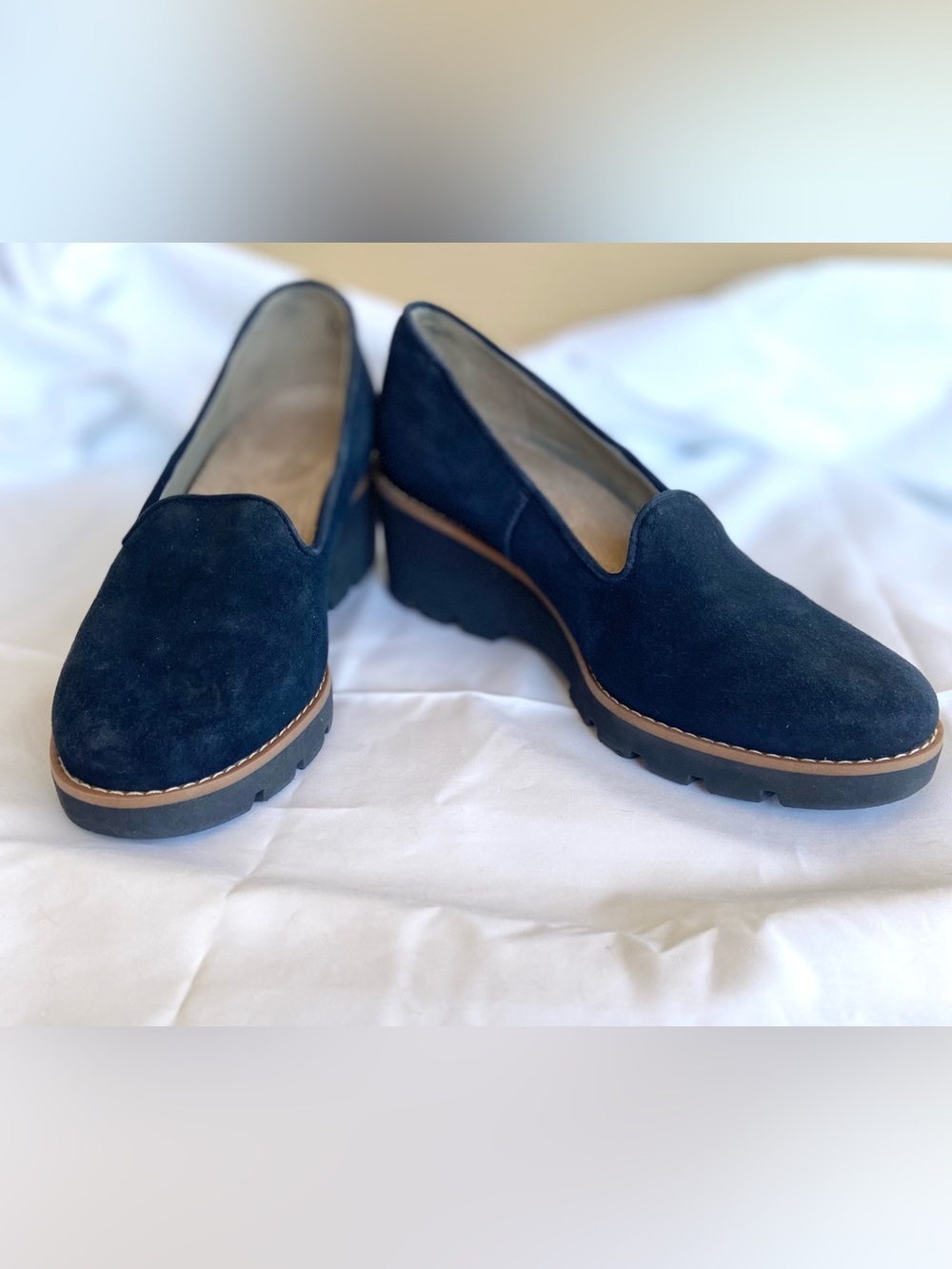 Vionic Water Repellant Navy Suede Wedge Loafers with Lug Sole Women’s size 7.5